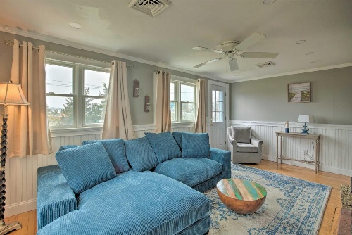 Waterfront Cape Cod Home with Sunroom and Fire Pit image 3